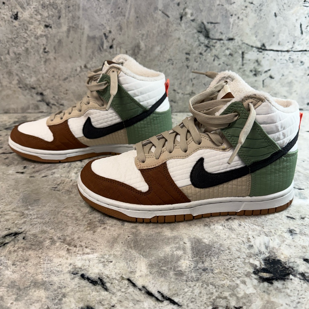 Women’s Nike Dunk High ‘Toasty’ .. Sz 6